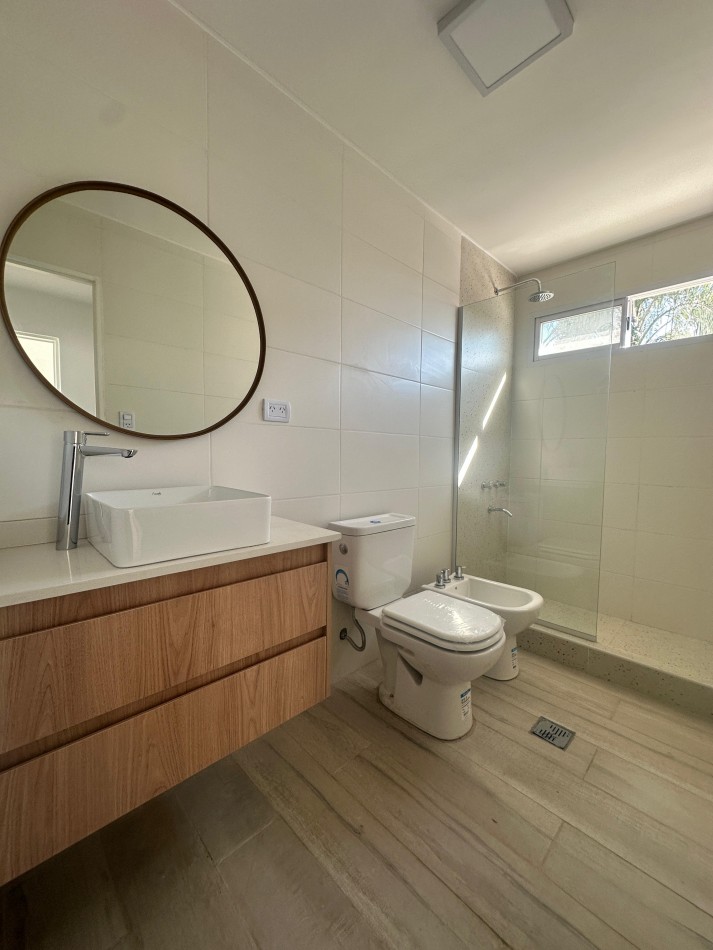 Duplex en Yerba Buena remodelado a nuevo