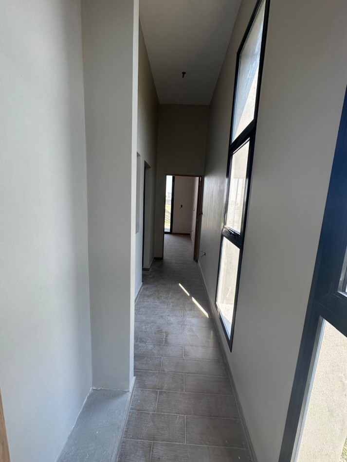 Casa a estrenar en el Country Viento Sur