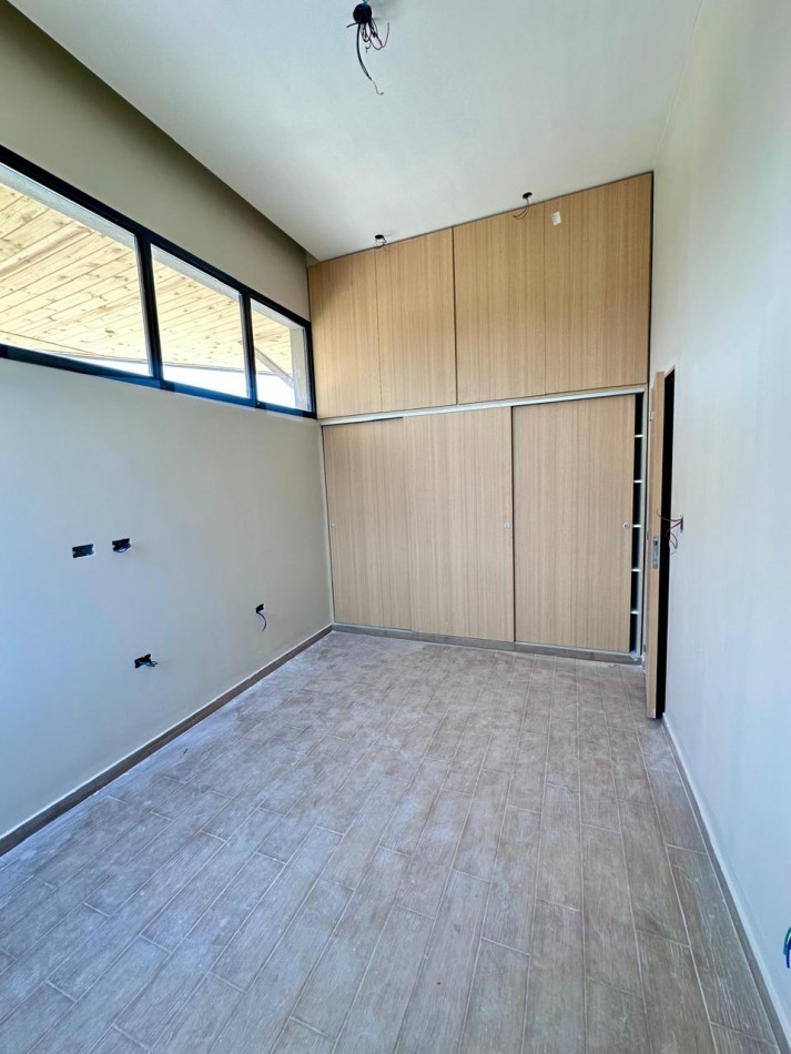 Casa a estrenar en el Country Viento Sur