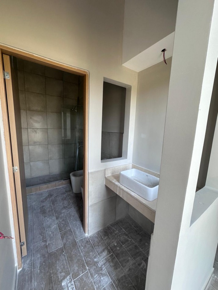 Casa a estrenar en el Country Viento Sur