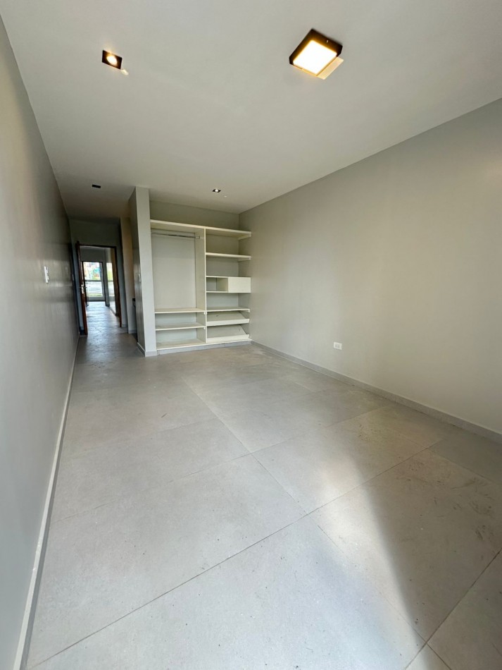 Casa a estrenar en Country La Reserva 1 - Lote A17