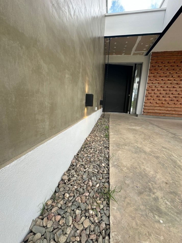 Casa a estrenar en Country La Reserva 1 - Lote A17