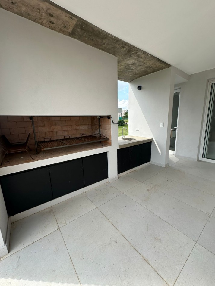 Casa a estrenar en Country La Reserva 1 - Lote A17