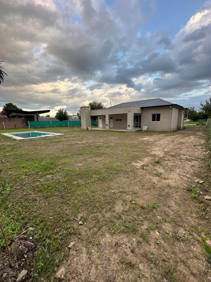 Aquiler casa barrio privado Quinta Azucena