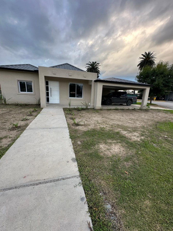 Aquiler casa barrio privado Quinta Azucena