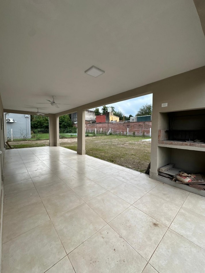 Aquiler casa barrio privado Quinta Azucena