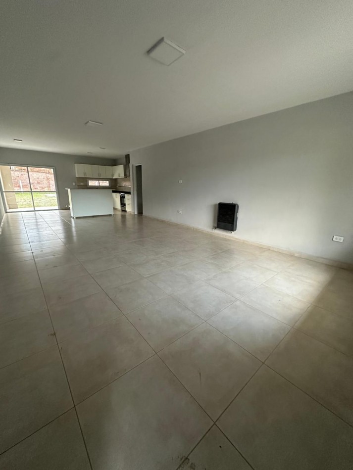 Aquiler casa barrio privado Quinta Azucena