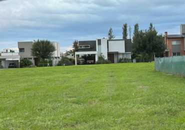 terreno central en venta Barrio privado Quinta Azucena