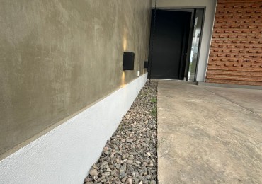 Casa a estrenar en Country La Reserva 1 - Lote A17